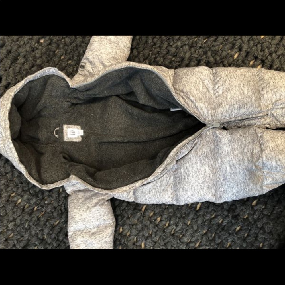 Baby gap winter coat - Picture 2 of 3